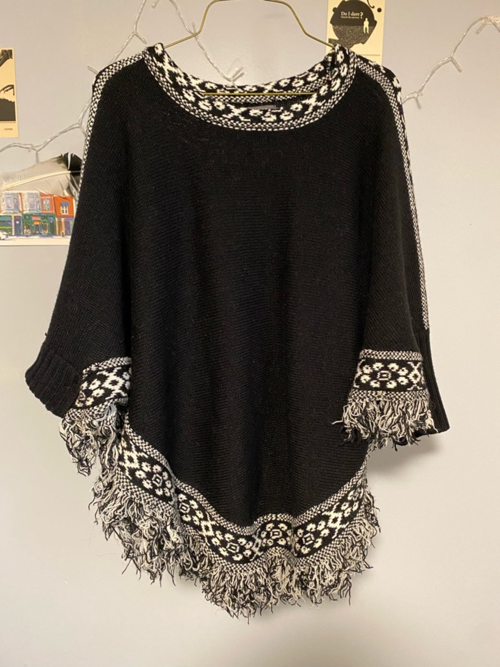 Suzy Shier Black and White Fringe Knit Poncho
